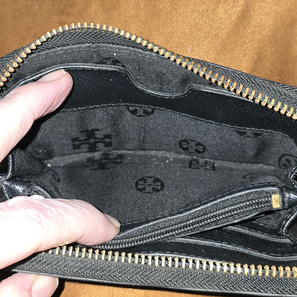 Tory Burch Kerrington Ocelot Print Zip Around Wallet — EUC